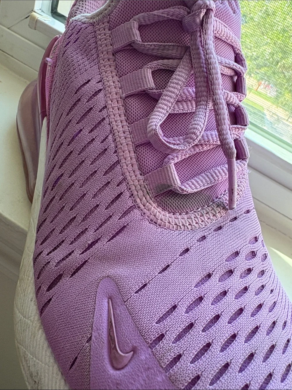Nike Air Max 270 - YOUTH SIZE